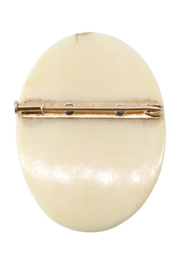 BROCHE ANCIENNE EN IVOIRE — vue 3