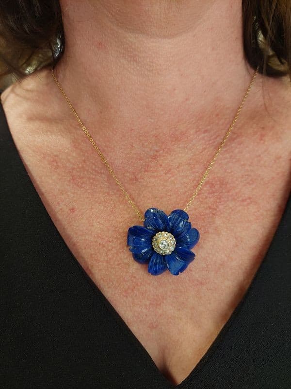 BROCHE PENDENTIF EN LAPIS LAZULI ET DIAMANTS — vue 2