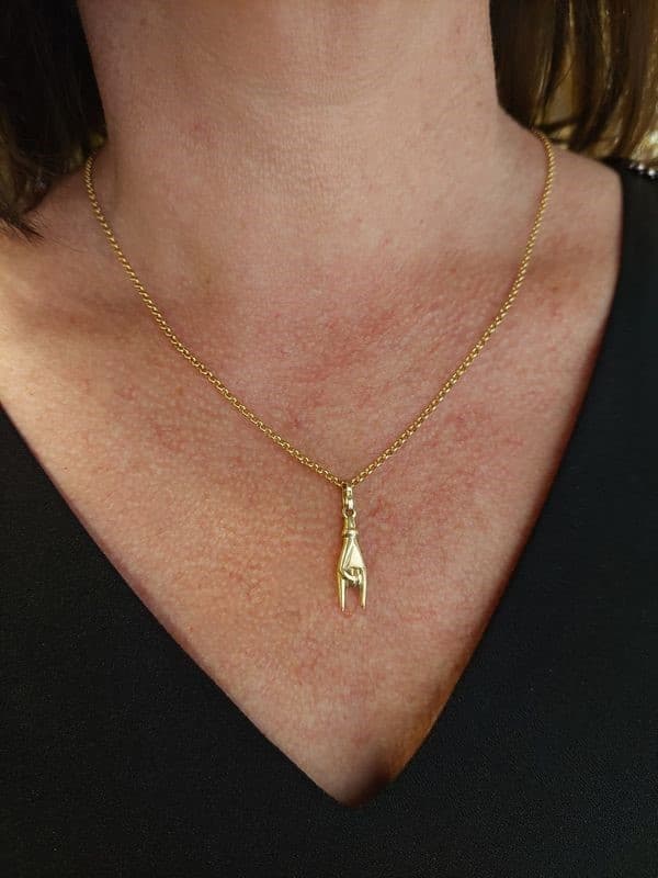 PENDENTIF MANO CORNUTO — vue 2