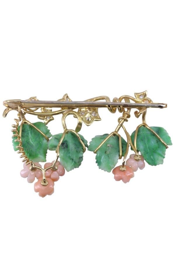 BROCHE JADE CORAIL ET DIAMANTS — vue 3