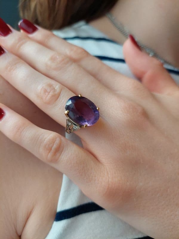 BAGUE AMÉTHYSTE ET DIAMANTS — vue 2