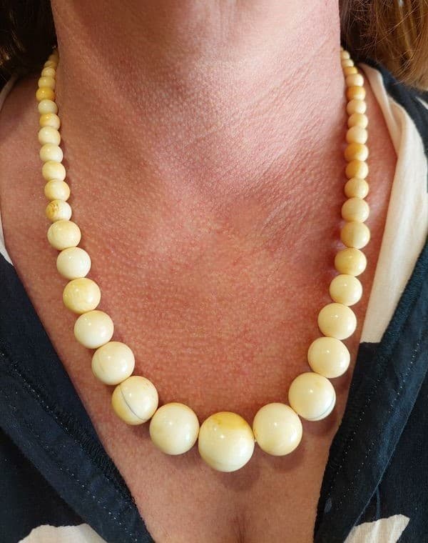 COLLIER IVOIRE EN CHUTE — vue 2