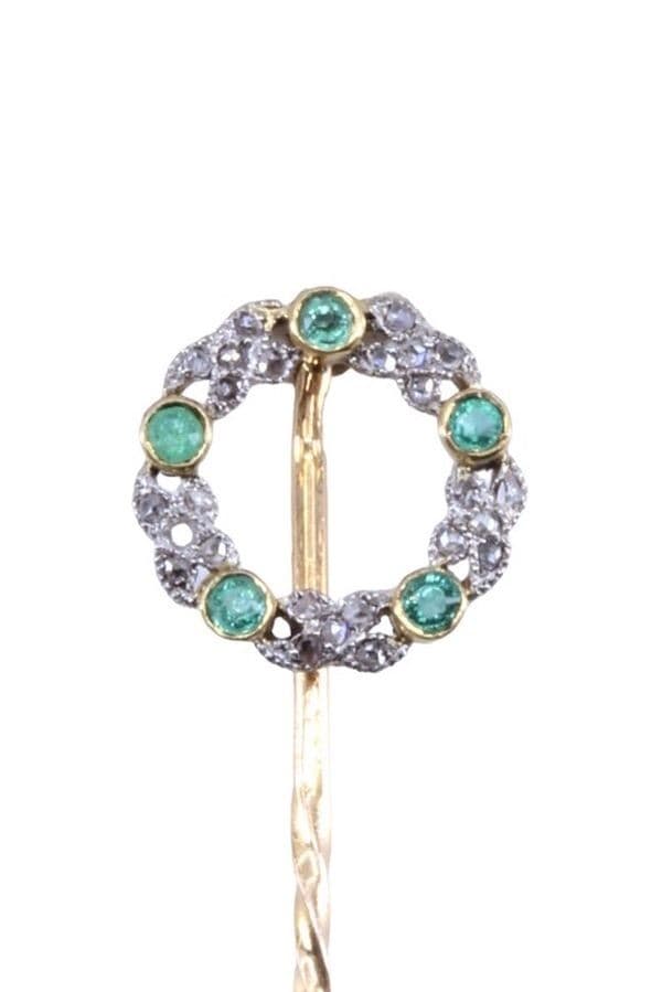 ÉPINGLE ANCIENNE ÉMERAUDES ET DIAMANTS — vue 2