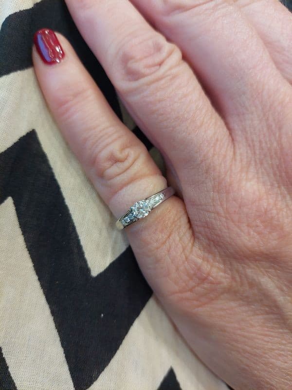 SOLITAIRE MODERNE DIAMANTS — vue 2
