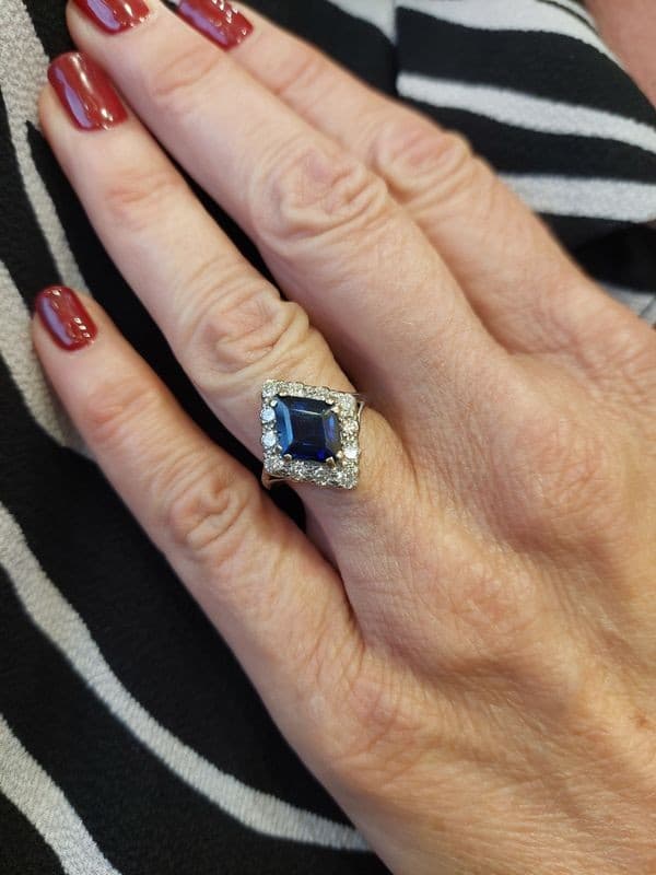 BAGUE SAPHIR ET DIAMANTS ANNÉES 50' — vue 2